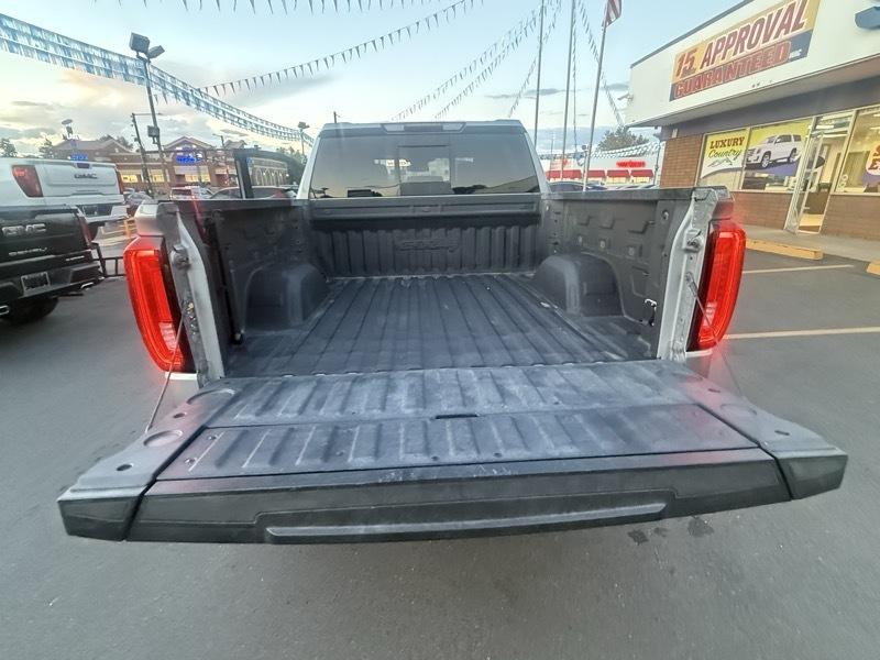 GMC Sierra 1500 4WD Crew Cab 147" AT4 2023