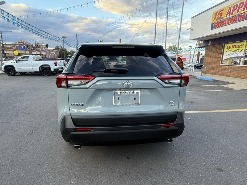 Toyota RAV4 XLE AWD (Natl) 2022