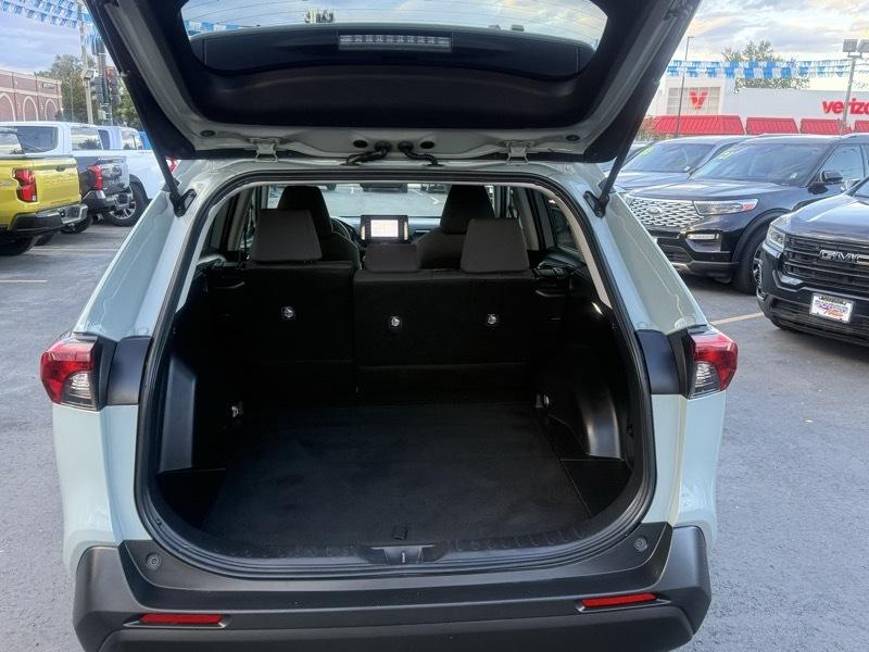 Toyota RAV4 XLE AWD (Natl) 2022