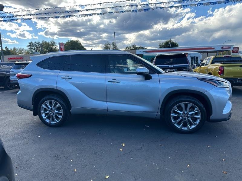 Toyota Highlander Limited AWD (Natl) 2022