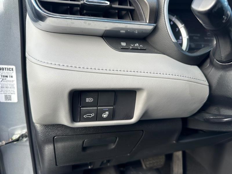 Toyota Highlander Limited AWD (Natl) 2022