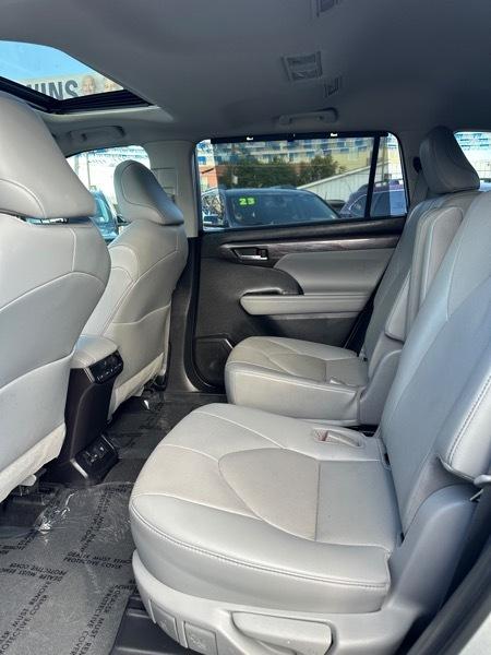 Toyota Highlander Limited AWD (Natl) 2022