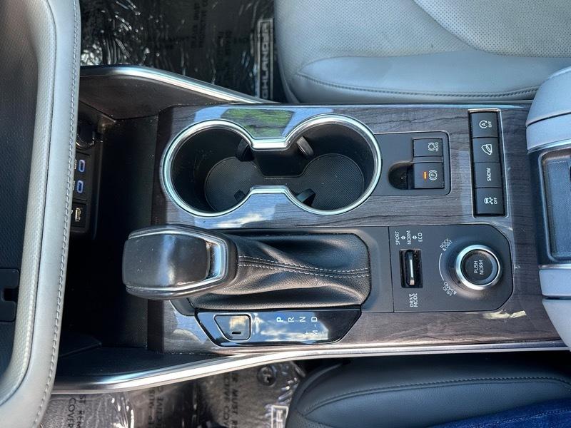 Toyota Highlander Limited AWD (Natl) 2022