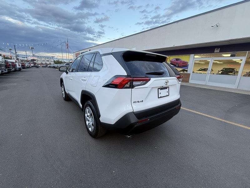 Toyota RAV4 LE AWD (Natl) 2025
