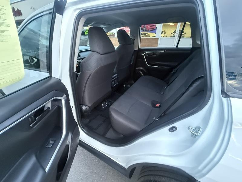 Toyota RAV4 LE AWD (Natl) 2025