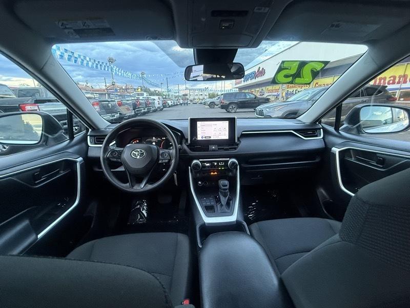 Toyota RAV4 LE AWD (Natl) 2025