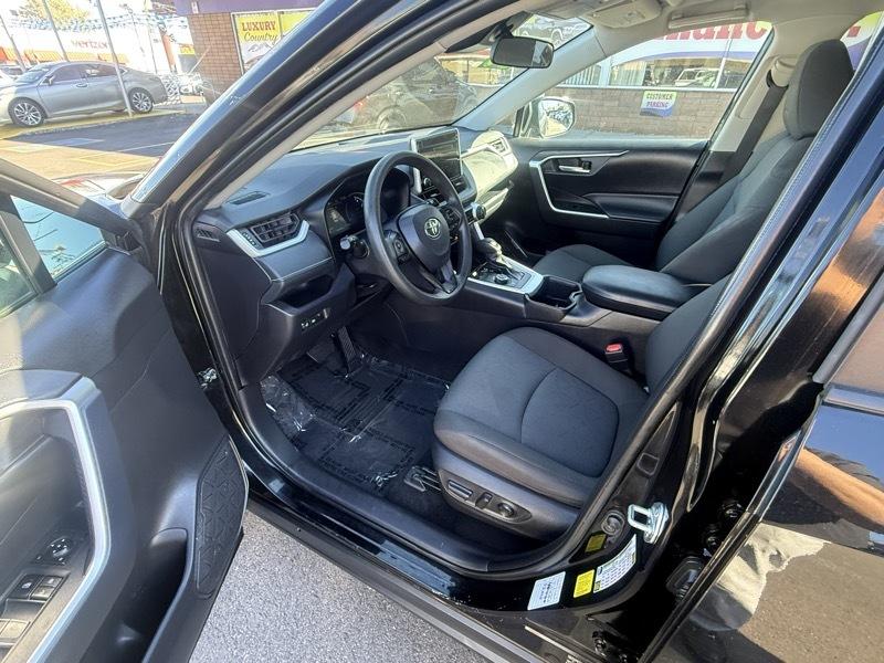 Toyota RAV4 Hybrid XLE AWD (Natl) 2024