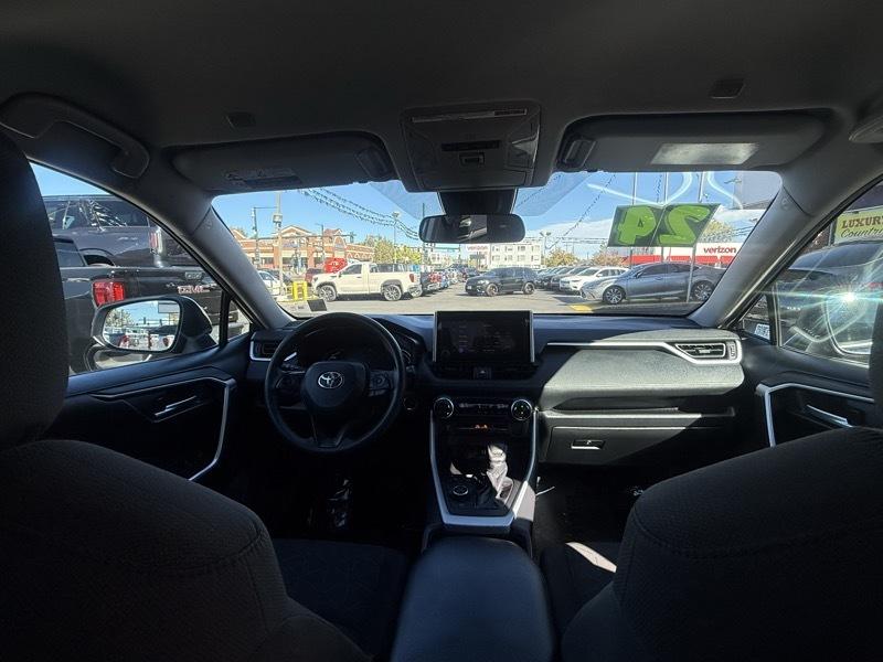 Toyota RAV4 Hybrid XLE AWD (Natl) 2024