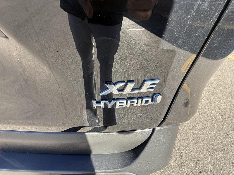 Toyota RAV4 Hybrid XLE AWD (Natl) 2024