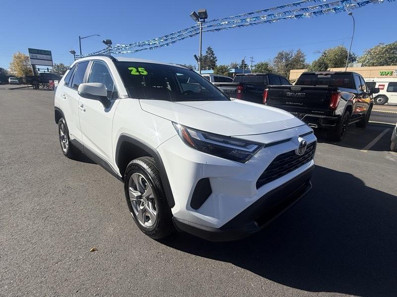 Toyota RAV4 Hybrid XLE AWD (Natl) 2025