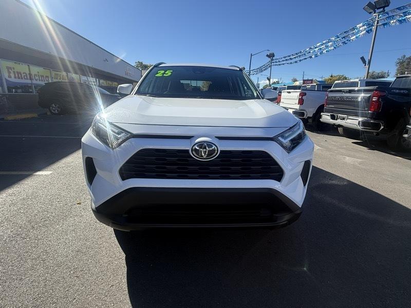 Toyota RAV4 Hybrid XLE AWD (Natl) 2025