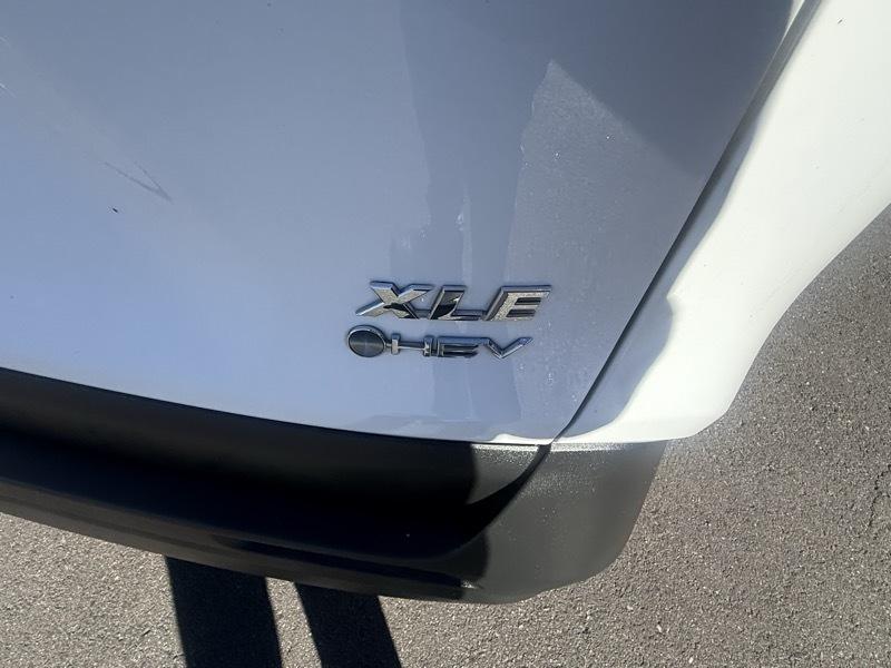 Toyota RAV4 Hybrid XLE AWD (Natl) 2025
