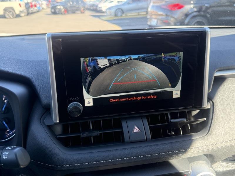 Toyota RAV4 Hybrid XLE AWD (Natl) 2025