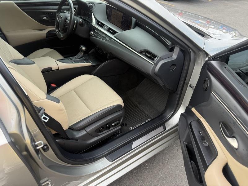 Lexus ES ES 250 AWD 2021