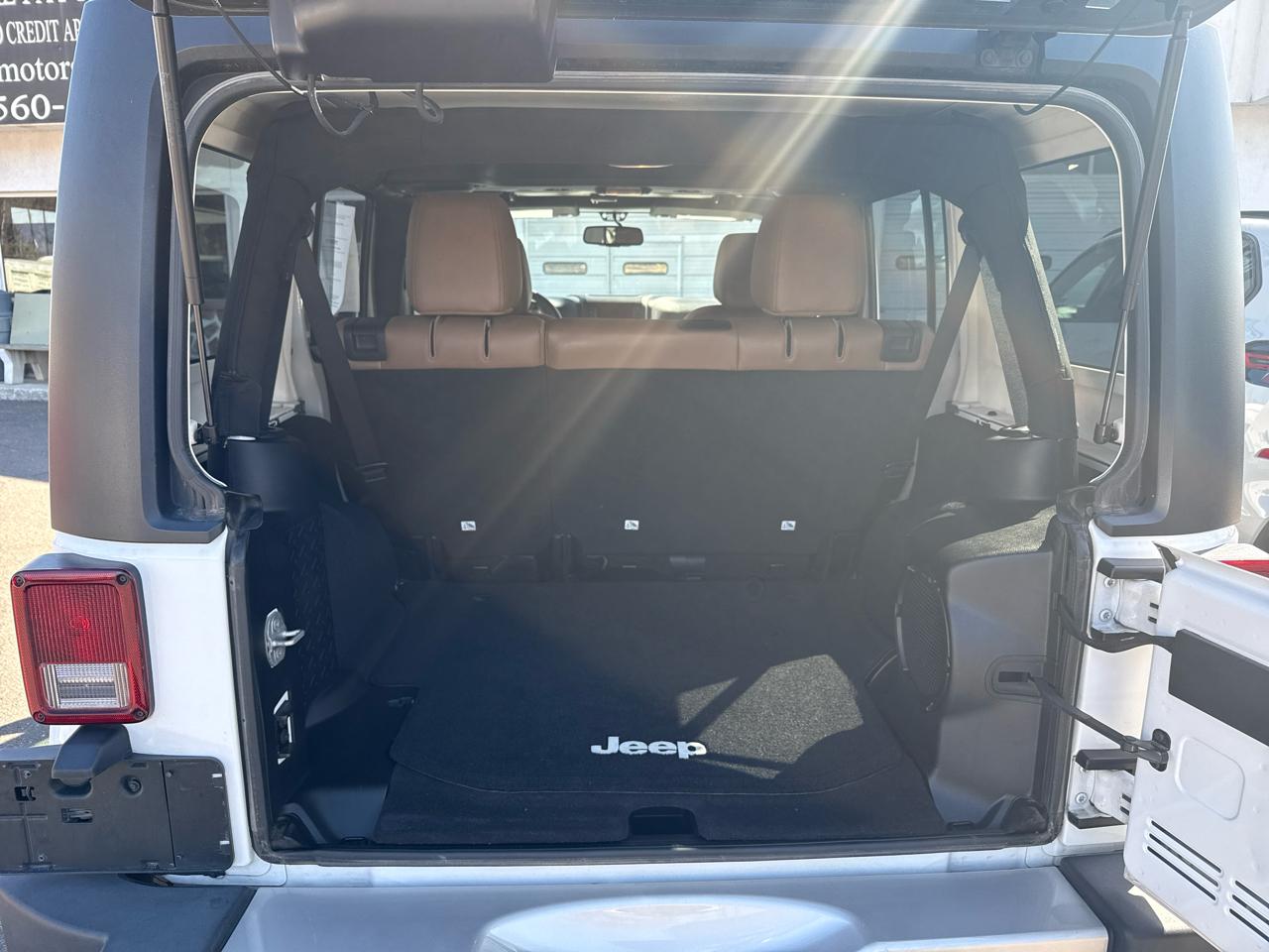 Jeep Wrangler Unlimited Sahara 4WD 2014