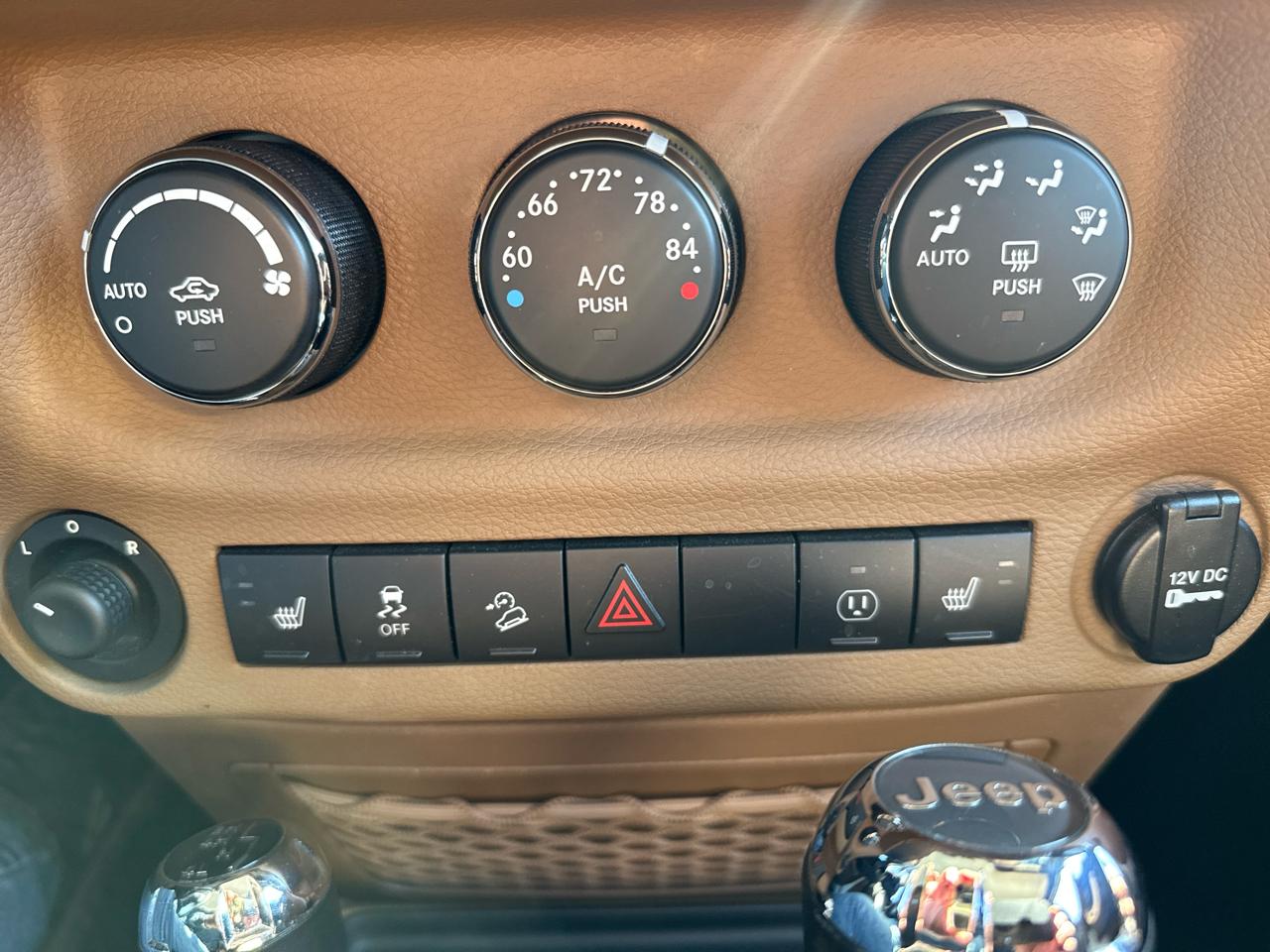 Jeep Wrangler Unlimited Sahara 4WD 2014