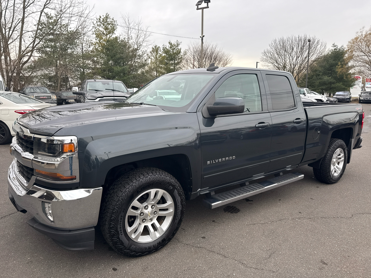 Chevrolet Silverado 1500 1LT Crew Cab 4WD 2017