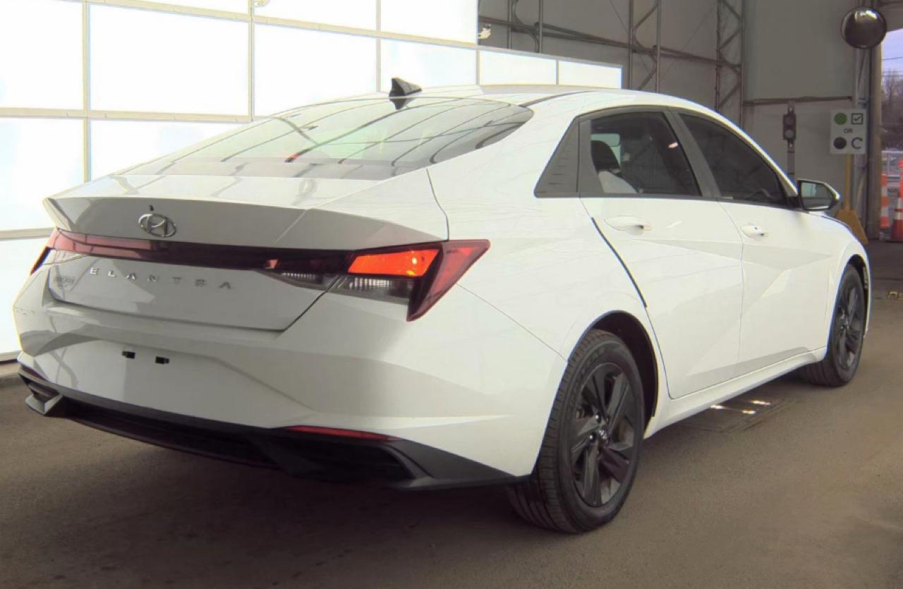 Hyundai Elantra SEL 2022