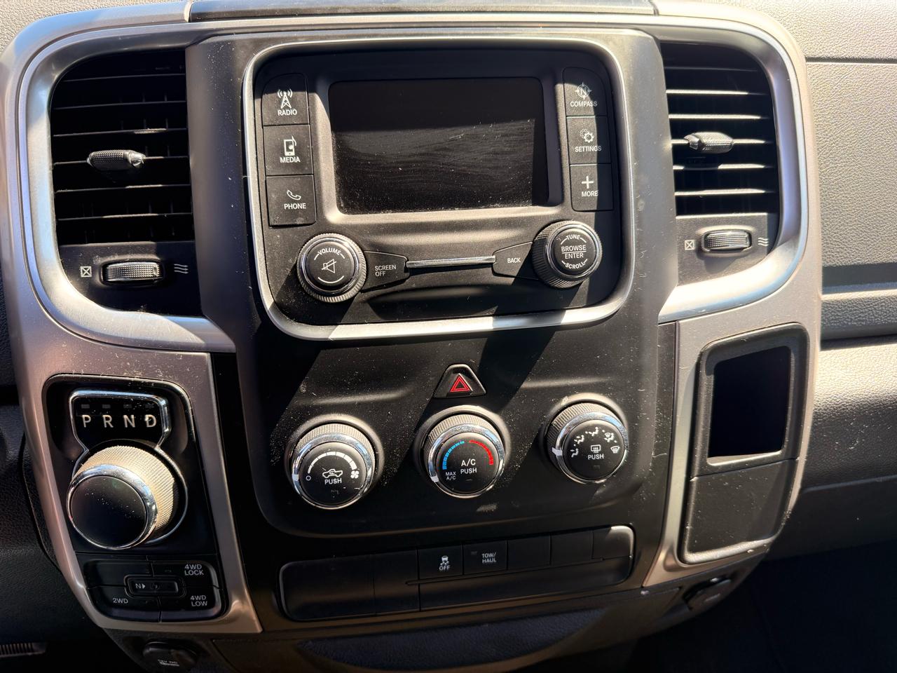 RAM 1500 SLT 2017