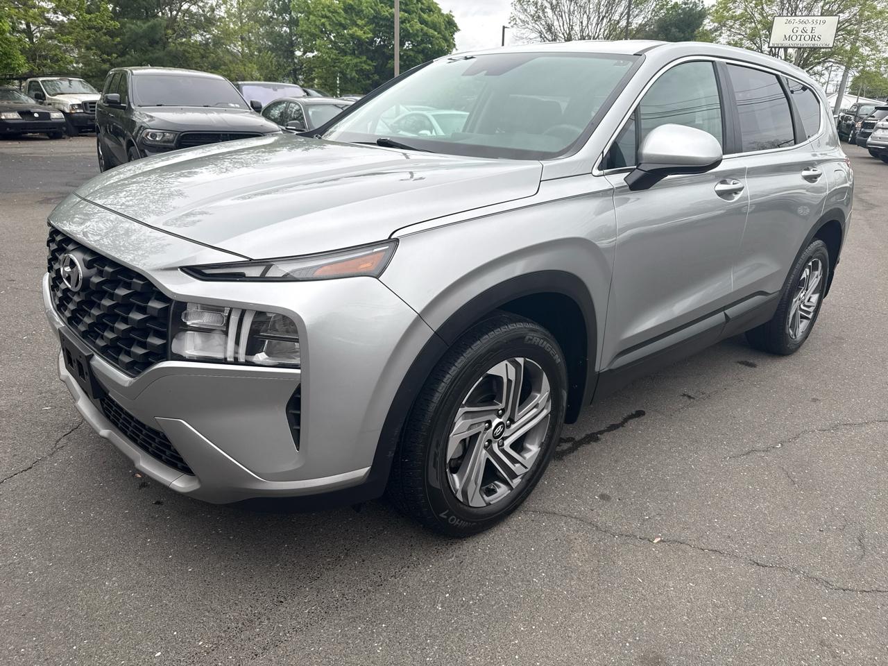 Hyundai Santa Fe SE 2023