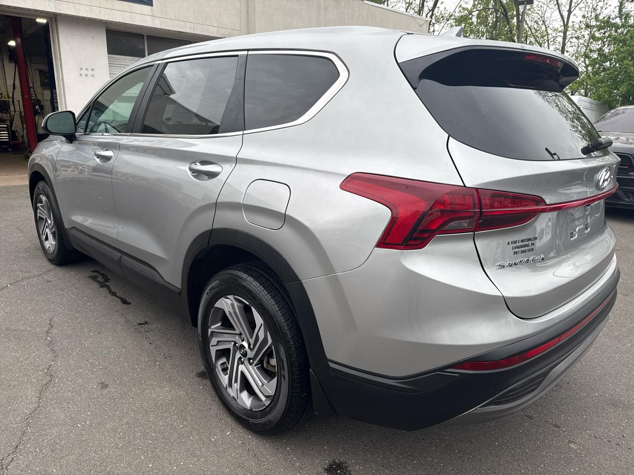 Hyundai Santa Fe SE 2023