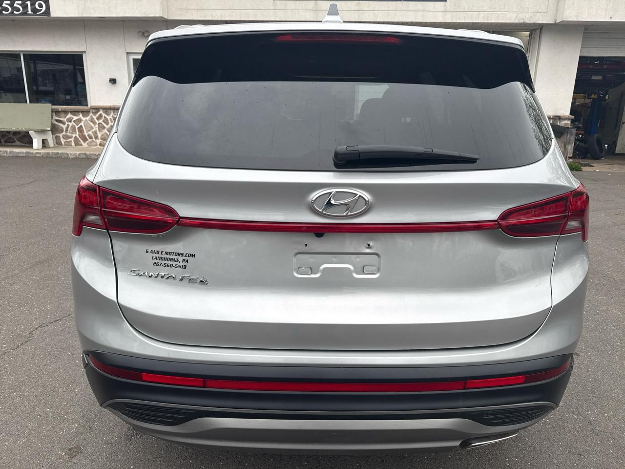 Hyundai Santa Fe SE 2023