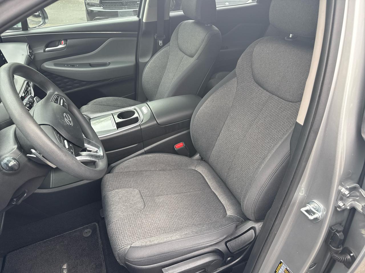 Hyundai Santa Fe SE 2023