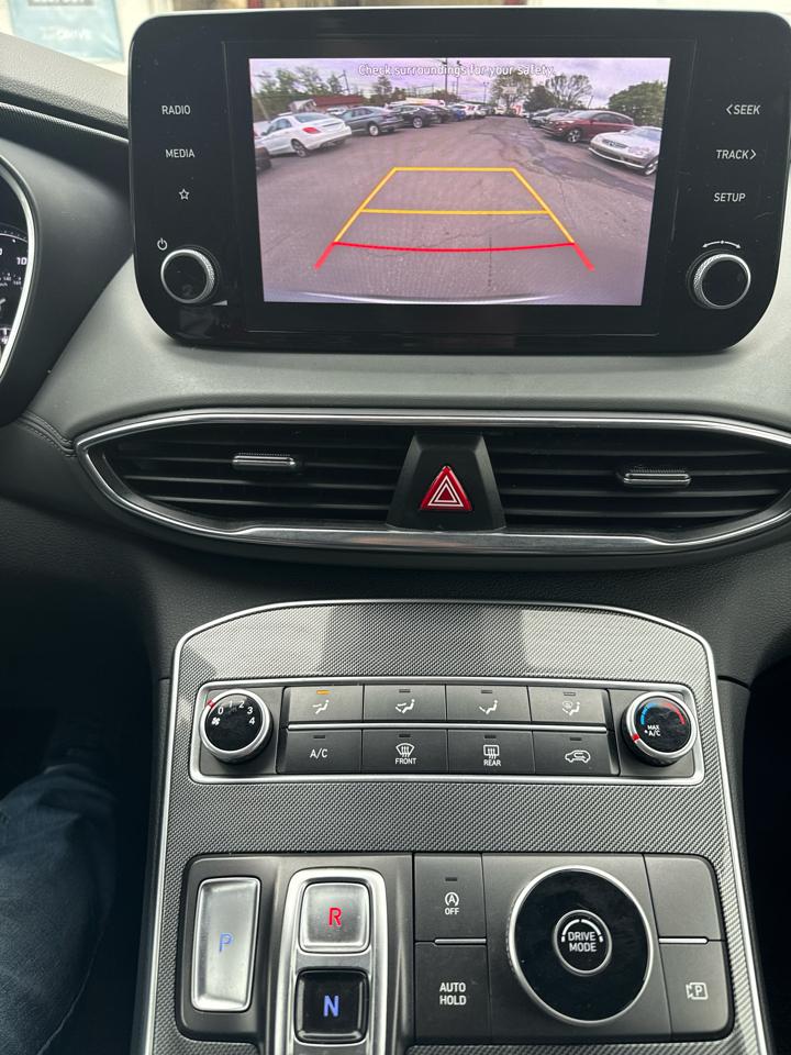 Hyundai Santa Fe SE 2023