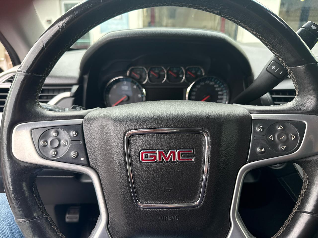 GMC Yukon SLT 4WD 2017
