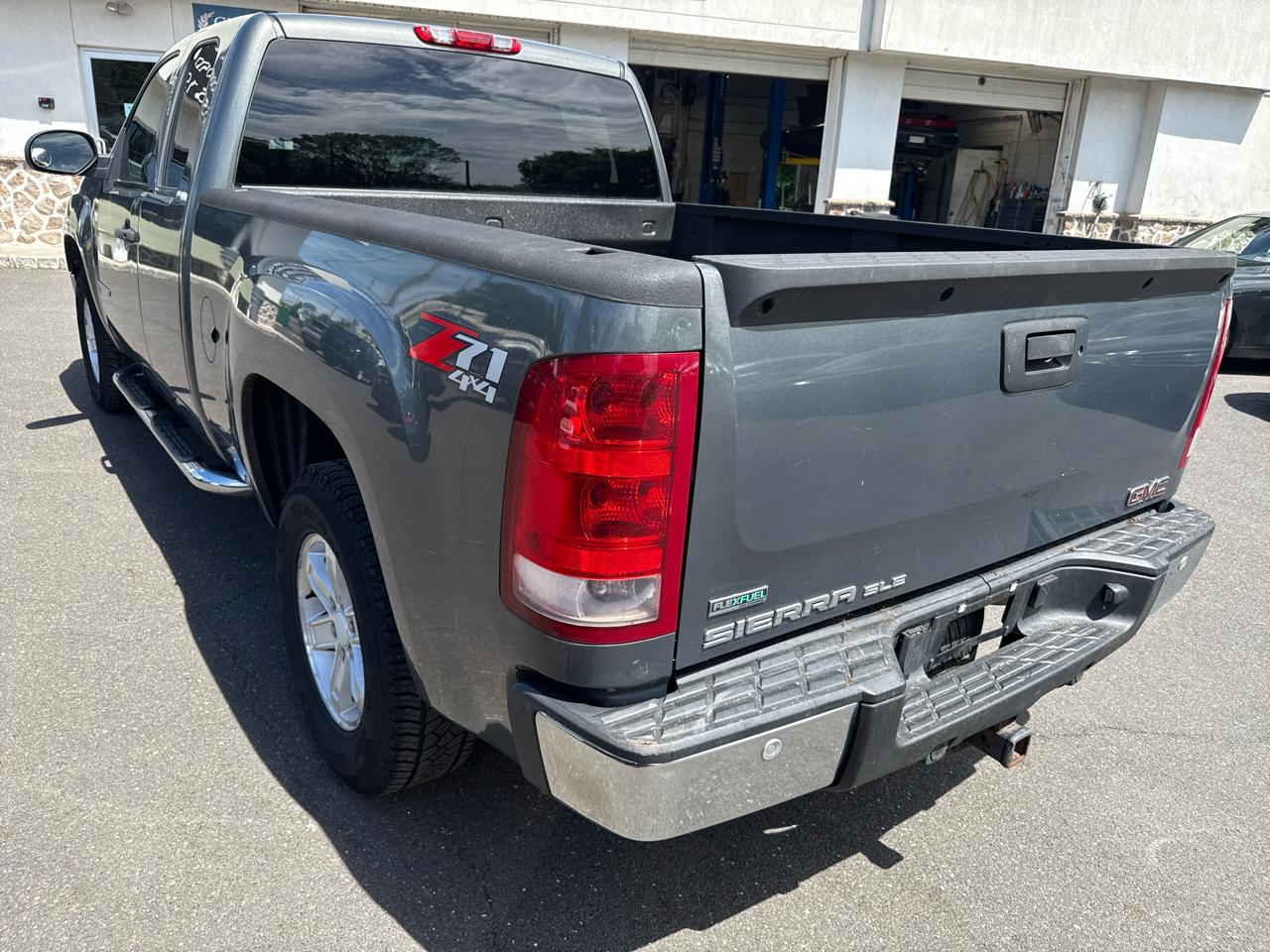 GMC Sierra 1500 SLE Ext. Cab 4WD 2011