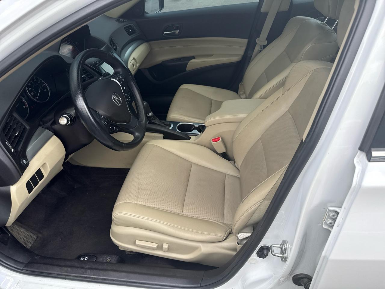 Acura ILX 8-Spd AT w/ Premium Package 2016
