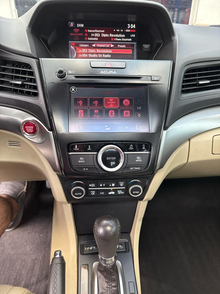 Acura ILX 8-Spd AT w/ Premium Package 2016