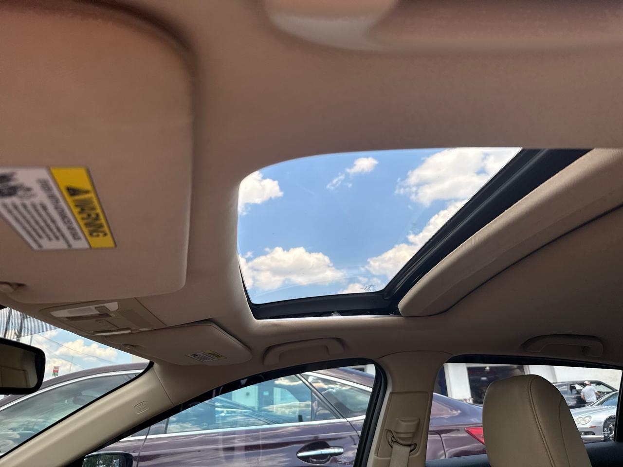 Acura ILX 8-Spd AT w/ Premium Package 2016