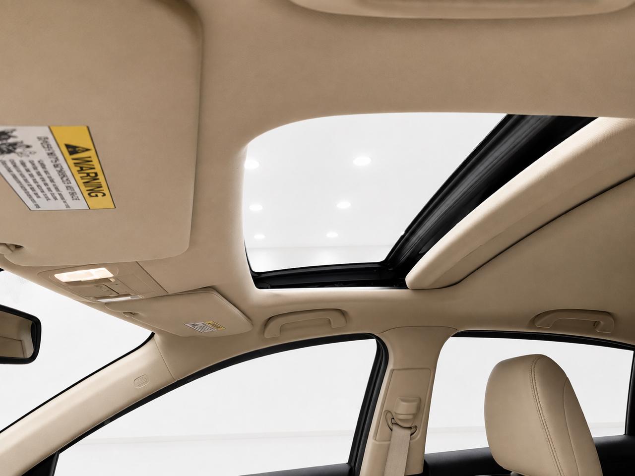 Acura ILX 8-Spd AT w/ Premium Package 2016