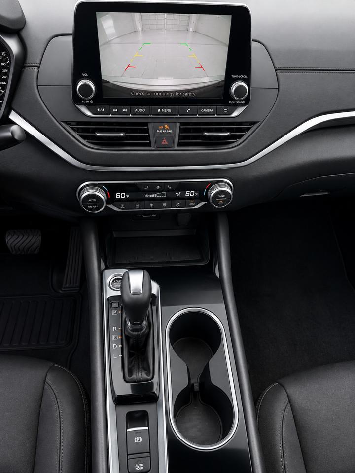 Nissan Altima  2020