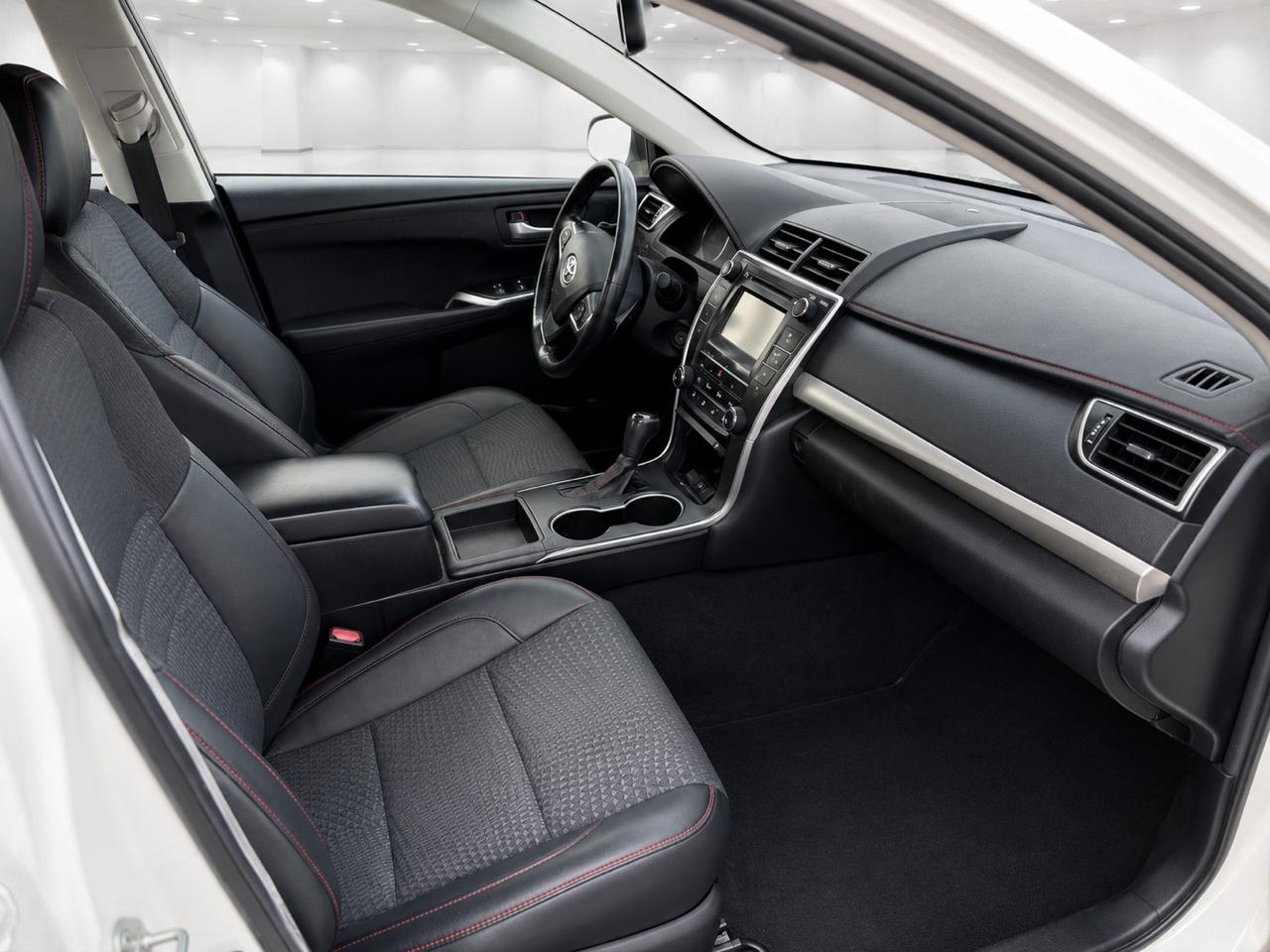 Toyota Camry SE 2015