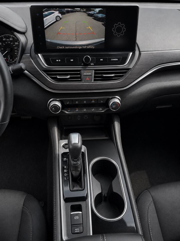 Nissan Altima  2024