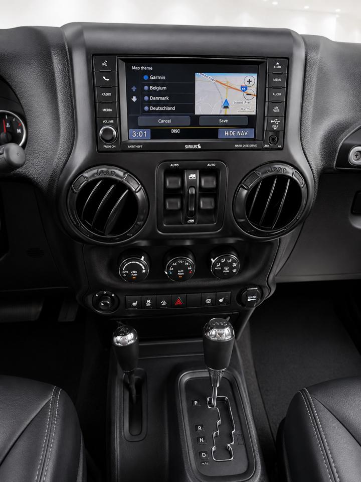 Jeep Wrangler Unlimited Sahara 4WD 2017