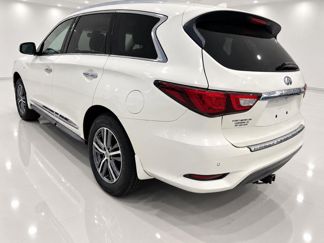 Infiniti QX60 photo 2