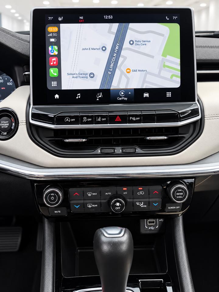Jeep Compass photo 11