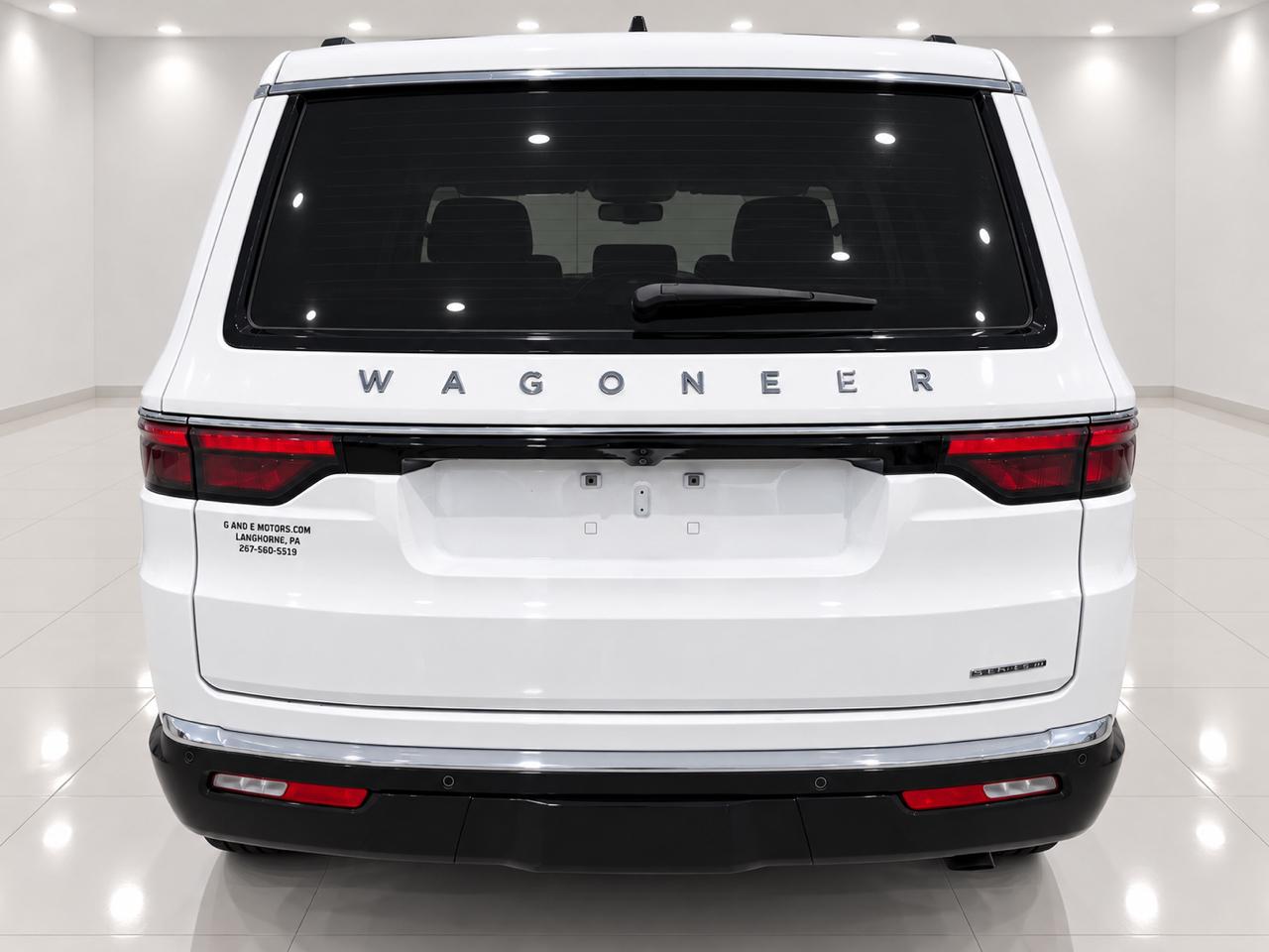 Jeep Wagoneer photo 4