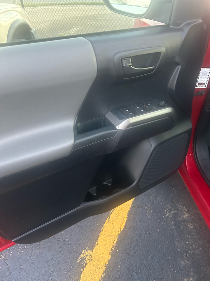 Toyota Tacoma 2WD Double Cab V6 AT SR5 (Natl) 2021