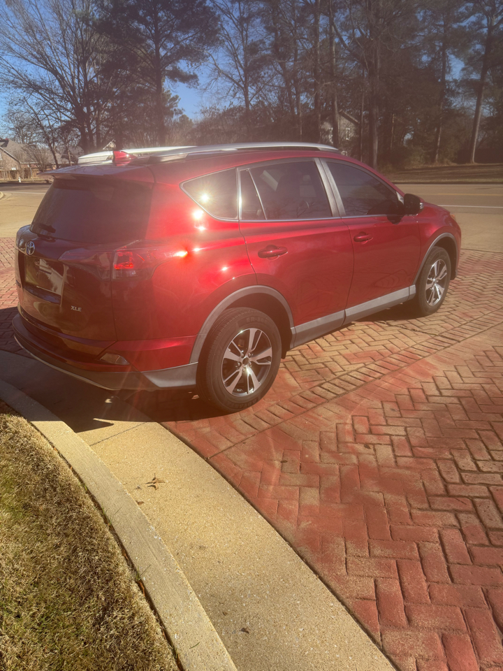 Toyota RAV4 FWD 4dr XLE (Natl) 2018