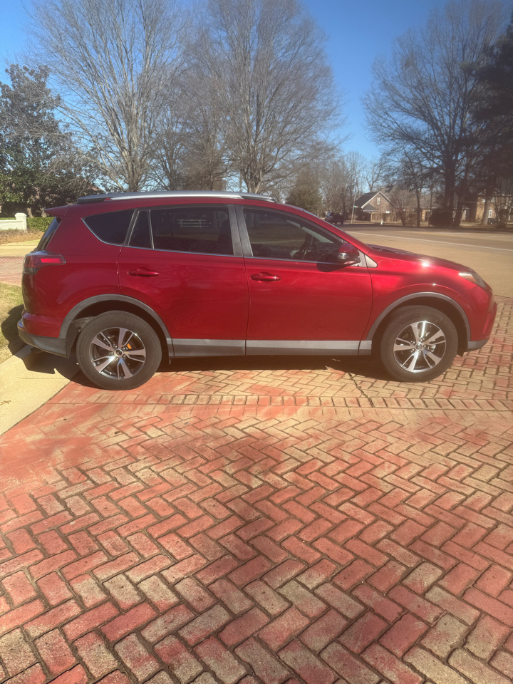 Toyota RAV4 FWD 4dr XLE (Natl) 2018