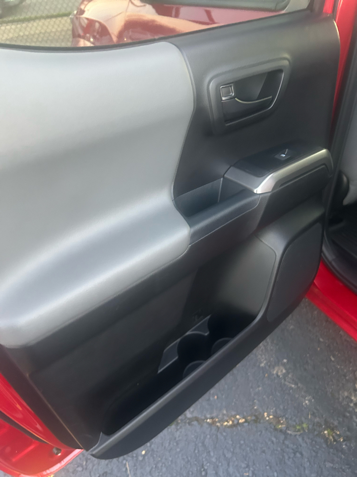 Toyota RAV4 FWD 4dr XLE (Natl) 2018