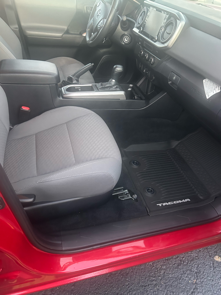 Toyota RAV4 FWD 4dr XLE (Natl) 2018