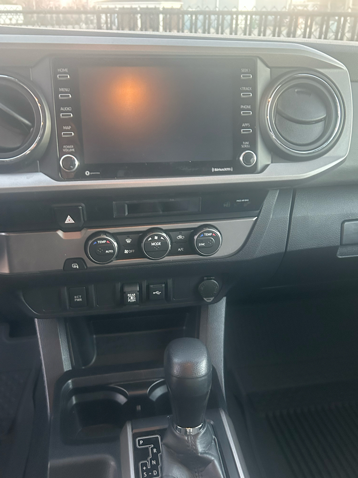 Toyota RAV4 FWD 4dr XLE (Natl) 2018