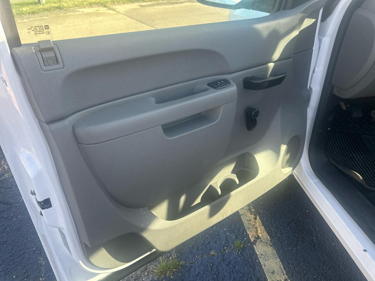 Chevrolet Silverado 1500 2WD Reg Cab 133.0" Work Truck 2012