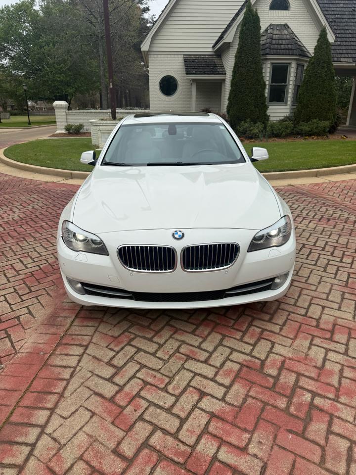 BMW 5-Series 535i 2011
