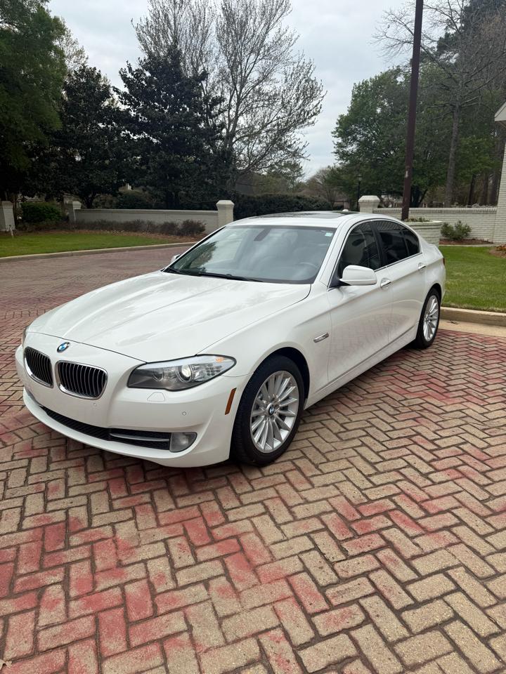 BMW 5-Series 535i 2011